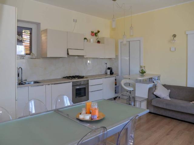Appartamento in vendita a Oltrona al Lago, Gavirate