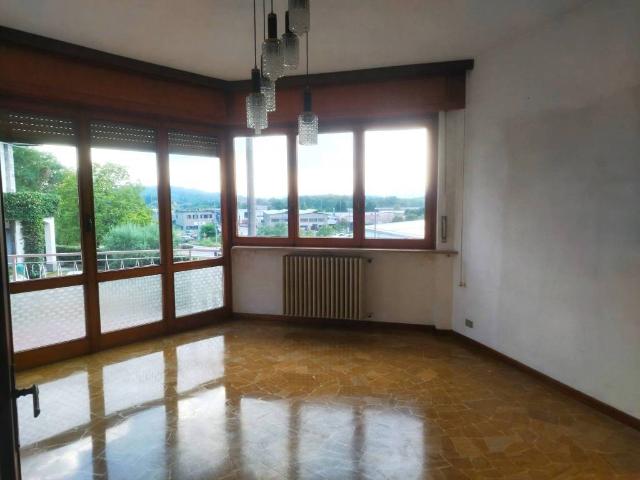 Appartamento in vendita a Comunità Montana Valli del Verbano, Gavirate