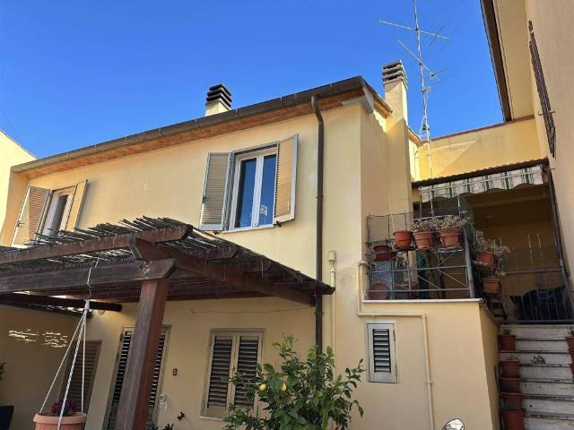 Appartamento in vendita a Bivio Di Ravi, Toscana