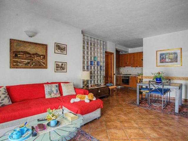 Appartamento in vendita a Gazzada, Gazzada Schianno