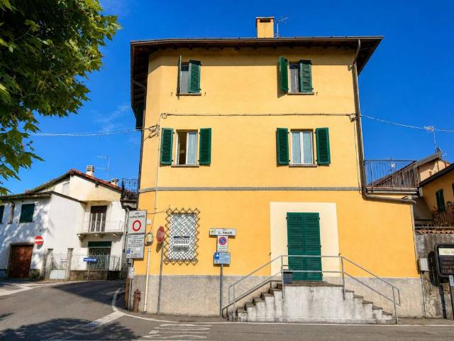Appartamento in vendita a Gazzada Schianno, Schianno