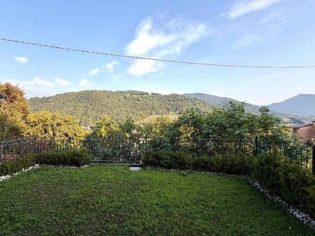 Appartamento in vendita a Gazzaniga, Lombardia
