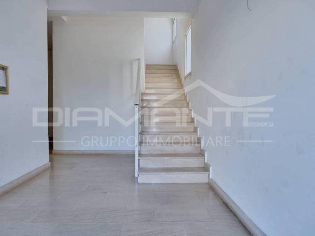 Appartamento in vendita a Villaggio Aldisio, Gela