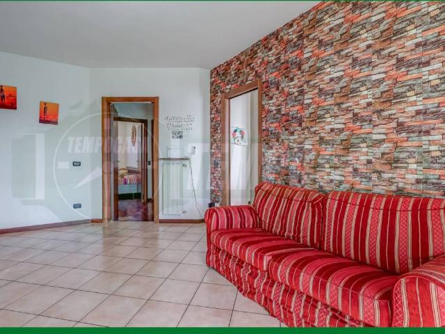 Appartamento in vendita a Gemonio, Varese