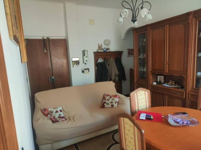 Appartamento in vendita a Rivarolo, Genova