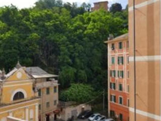 Appartamento in vendita a Rivarolo, Genova