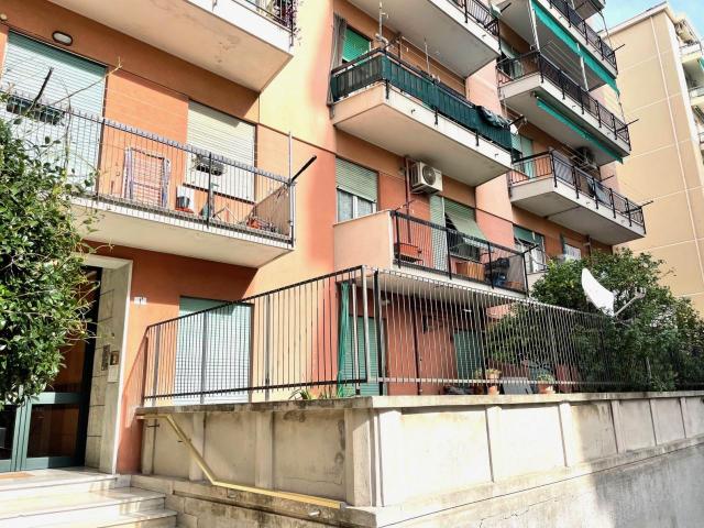 Appartamento in vendita a Centro Ovest, Serra Riccò