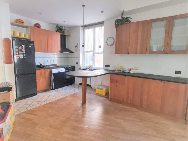 Appartamento in vendita a Centro Ovest, Serra Riccò