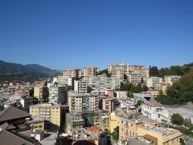 Appartamento in vendita a Certosa, Genova