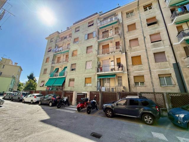 Appartamento in vendita a Certosa, Genova