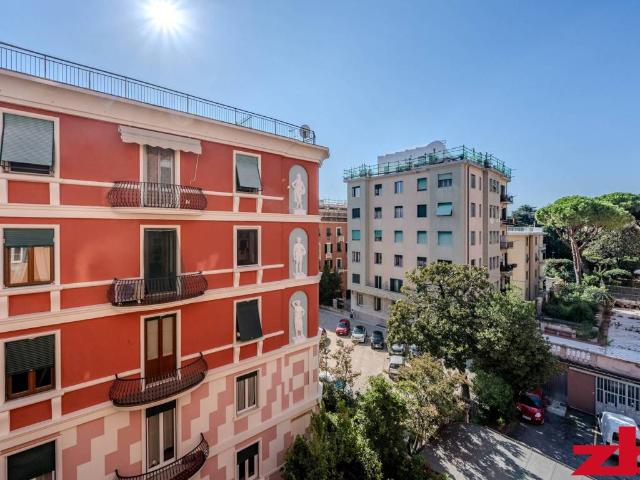Appartamento in vendita a Albaro, Genova