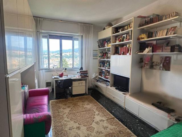 Appartamento in vendita a Centro Ovest, Serra Riccò