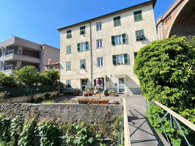 Appartamento in vendita a Val Polcevera, Serra Riccò