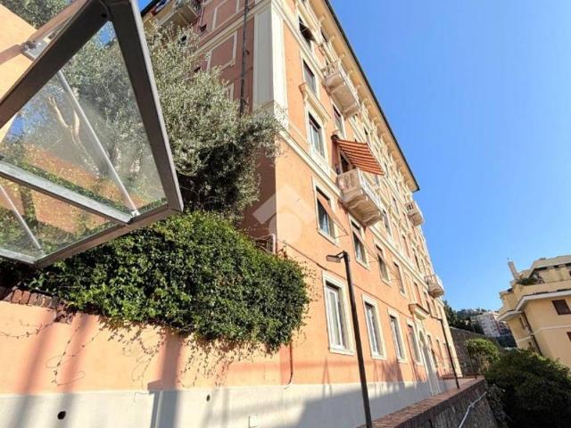 Appartamento in vendita a Oregina, Genova