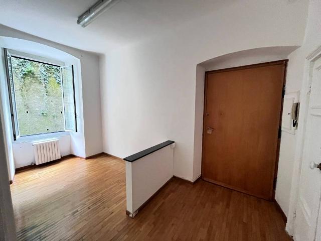Appartamento in vendita a Oregina, Genova