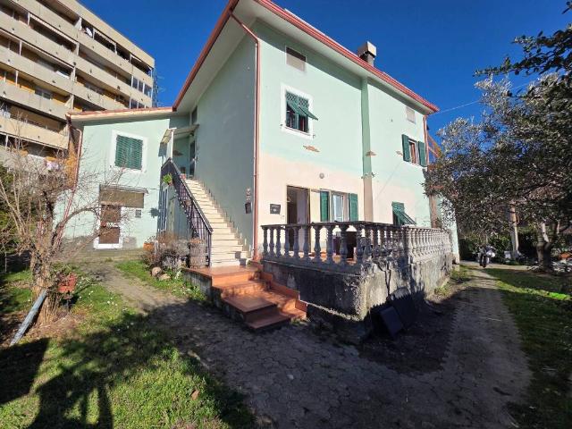 Appartamento in vendita a Val Polcevera, Serra Riccò