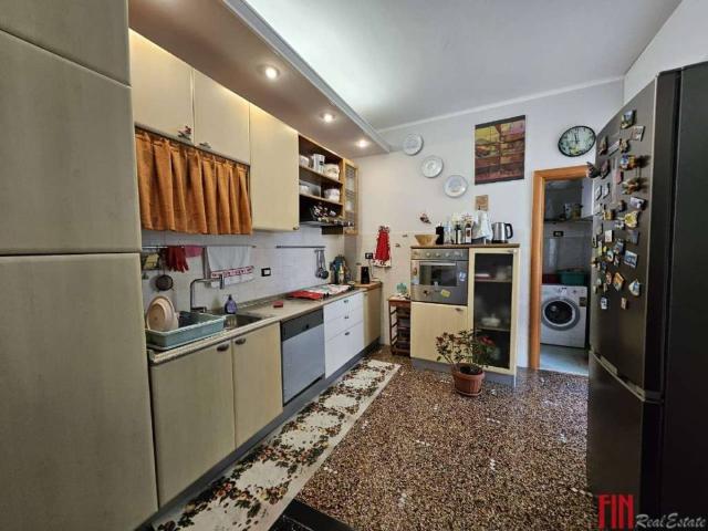 Appartamento in vendita a Sestri Ponente, Genova