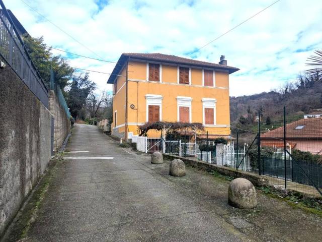 Appartamento in vendita a Cesino, Genova