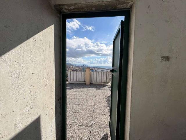 Appartamento in vendita a Cornigliano, Genova
