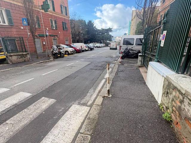 Appartamento in vendita a Oregina, Genova