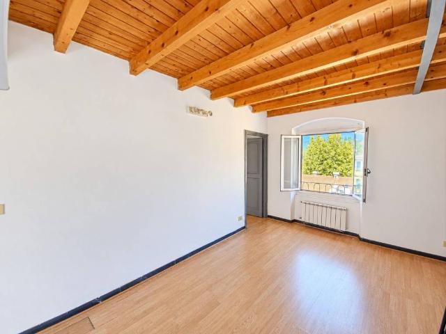 Appartamento in vendita a Certosa, Genova