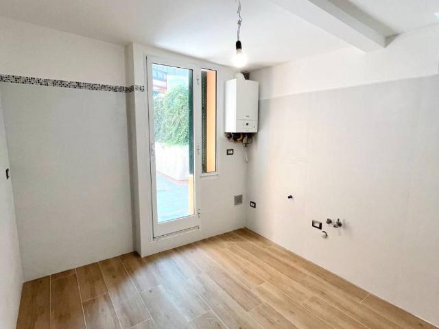 Appartamento in vendita a Montesignano, Genova