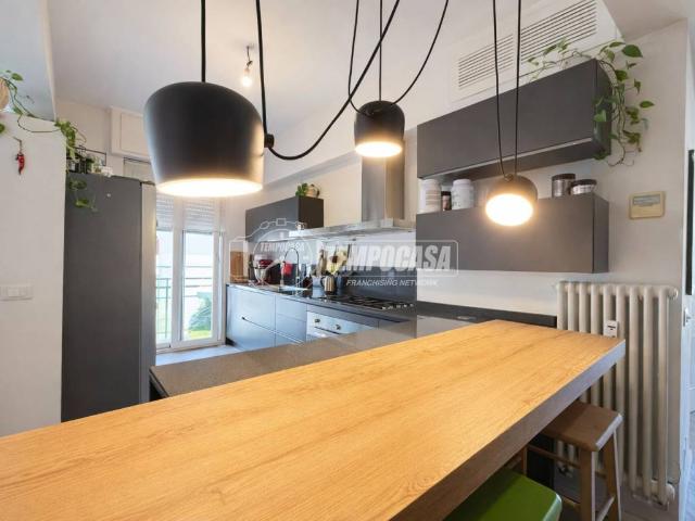 Appartamento in vendita a Centro Ovest, Serra Riccò