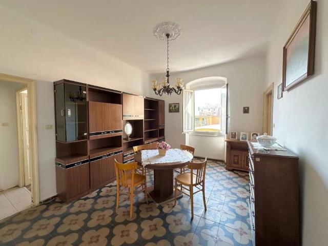 Appartamento in vendita a Certosa, Genova