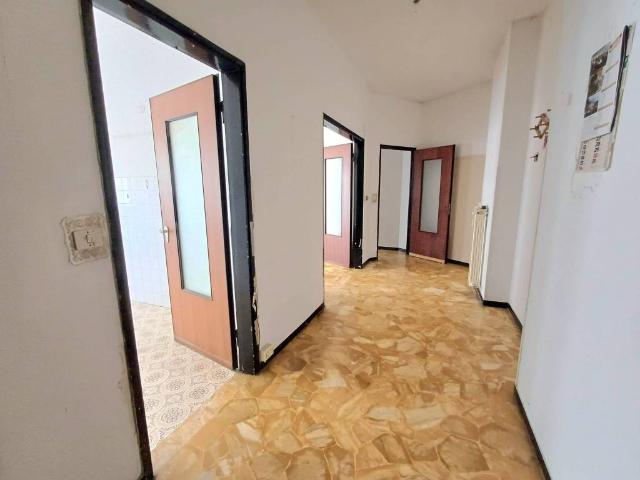 Appartamento in vendita a Centro Est, Serra Riccò