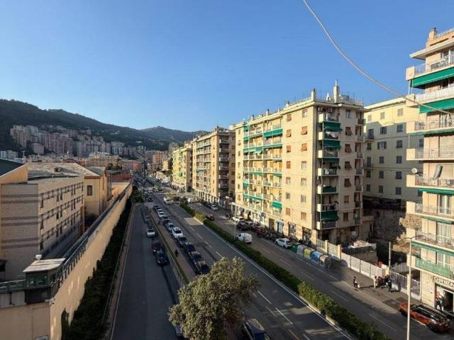 Appartamento in vendita a Marassi, Genova