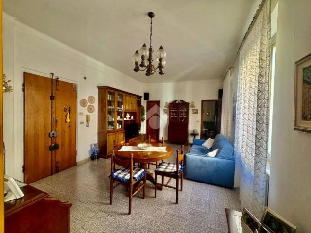 Appartamento in vendita a Bolzaneto, Genova