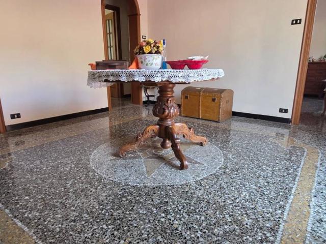 Appartamento in vendita a Bolzaneto, Genova