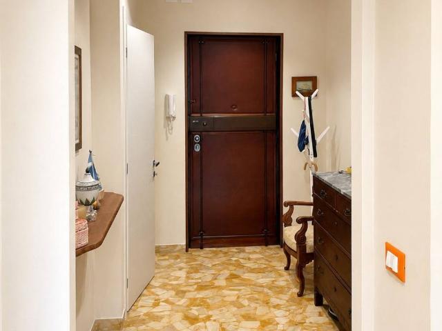 Appartamento in vendita a Centro Ovest, Serra Riccò