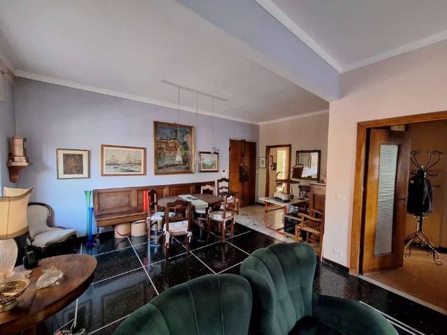 Appartamento in vendita a Albaro, Genova