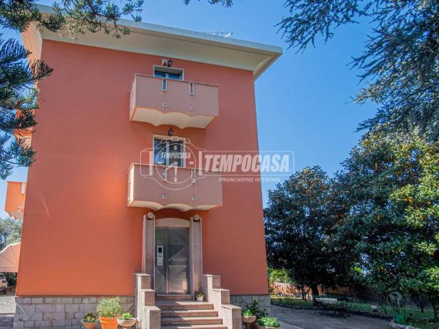 Villa Indipendente in vendita a Levante, Serra Riccò