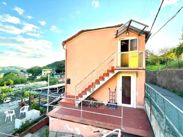 Appartamento in vendita a Levante, Serra Riccò