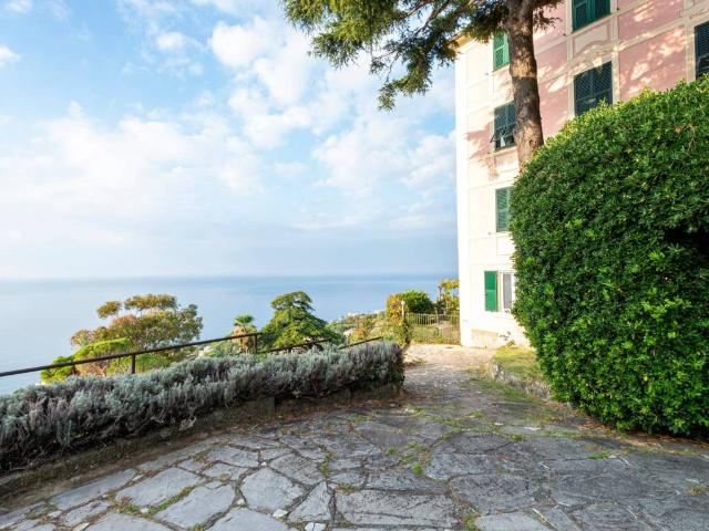 Appartamento in vendita a Sant'Ilario, Genova