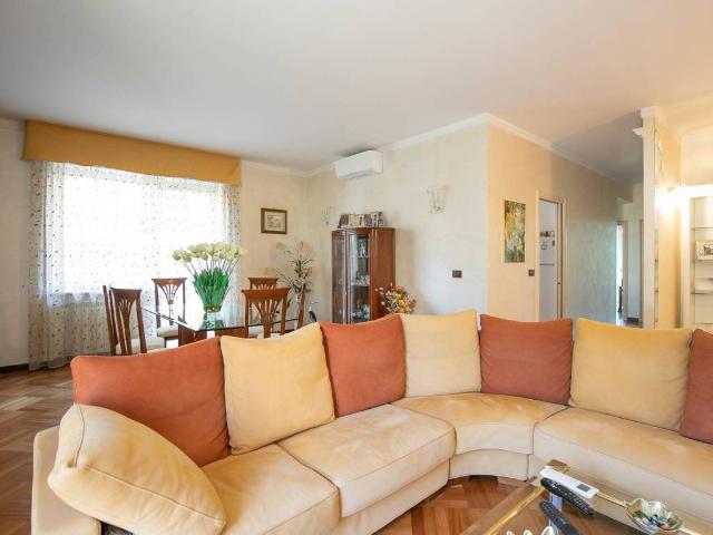 Appartamento in vendita a Centro Ovest, Serra Riccò