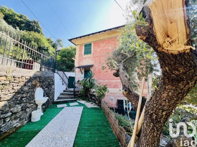Villa Indipendente in vendita a Serra Riccò, Genova