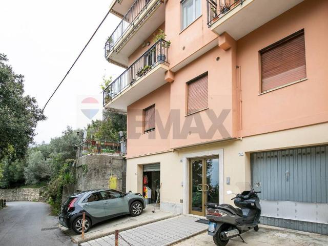 Appartamento in vendita a Levante, Serra Riccò