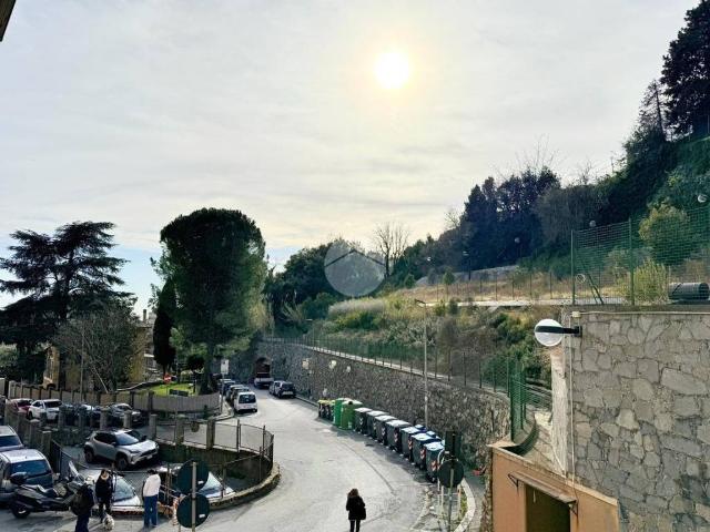 Appartamento in vendita a Centro Est, Serra Riccò
