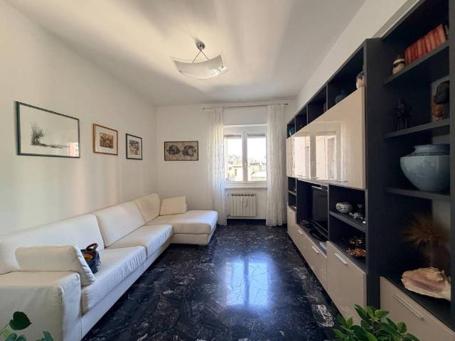 Appartamento in vendita a Quezzi, Genova