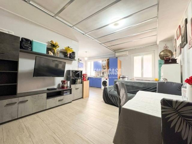 Appartamento in vendita a Centro Ovest, Serra Riccò