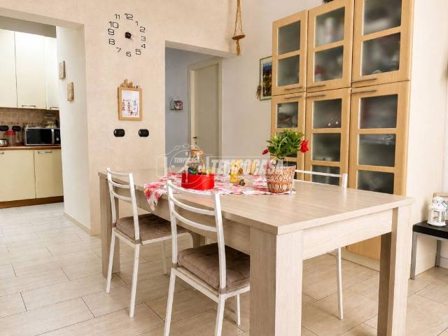 Appartamento in vendita a Centro Ovest, Serra Riccò