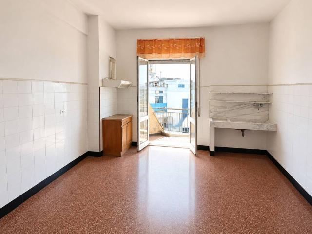 Appartamento in vendita a Sestri Ponente, Genova