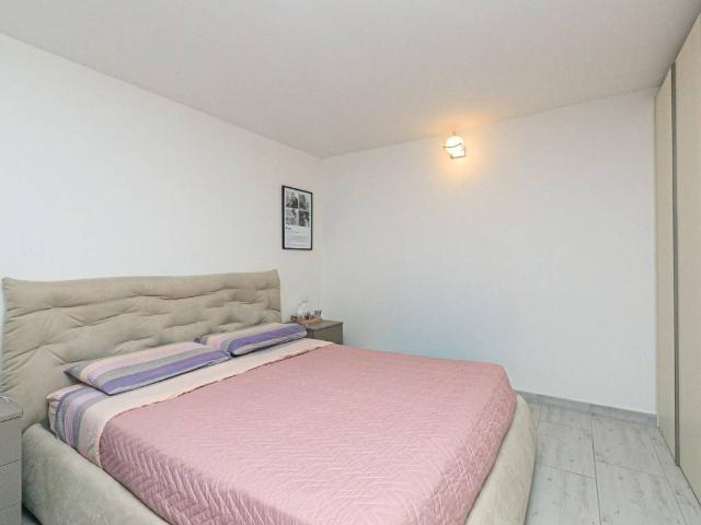 Appartamento in vendita a Centro Ovest, Serra Riccò
