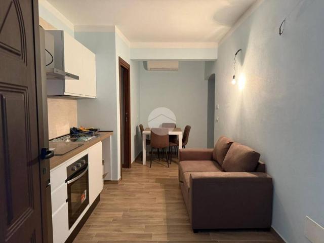 Appartamento in vendita a Centro Est, Serra Riccò