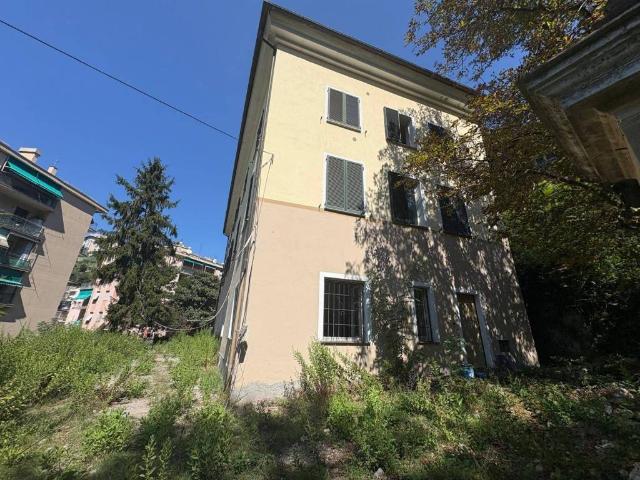 Appartamento in vendita a Quezzi, Genova