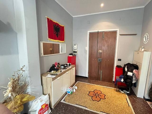 Appartamento in vendita a Bolzaneto, Genova