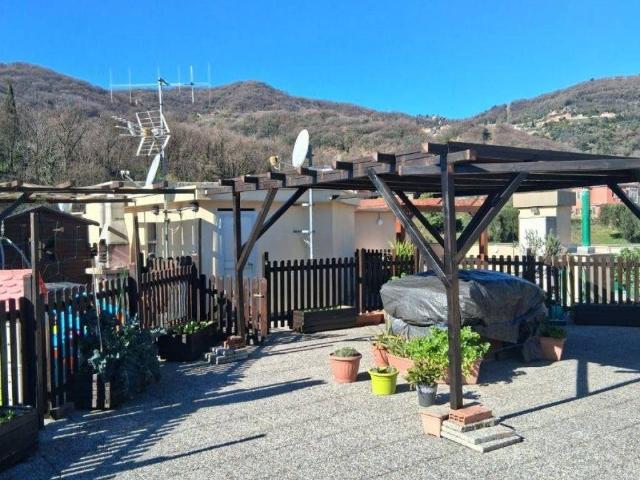 Appartamento in vendita a Media Val Bisagno, Serra Riccò